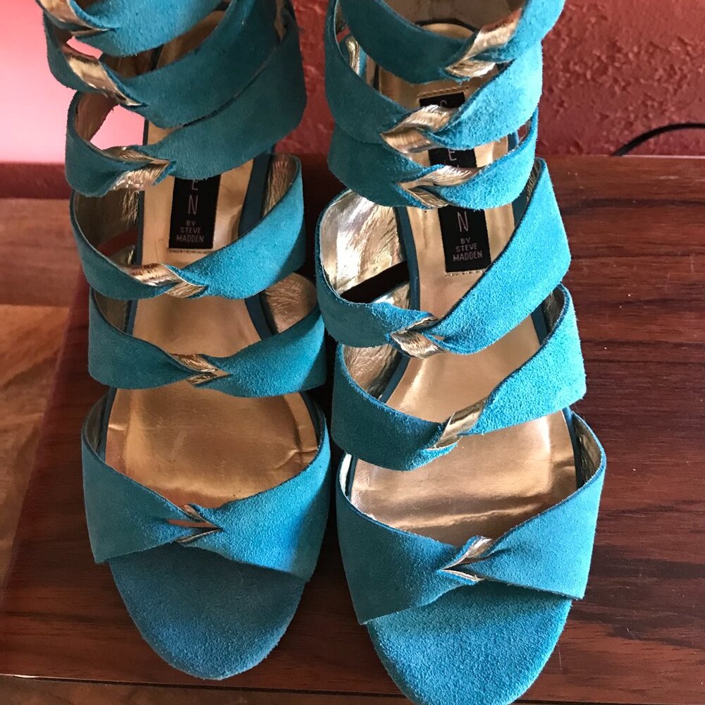 Steve Madden Turquoise Suede Strappy Sandals Size 6
